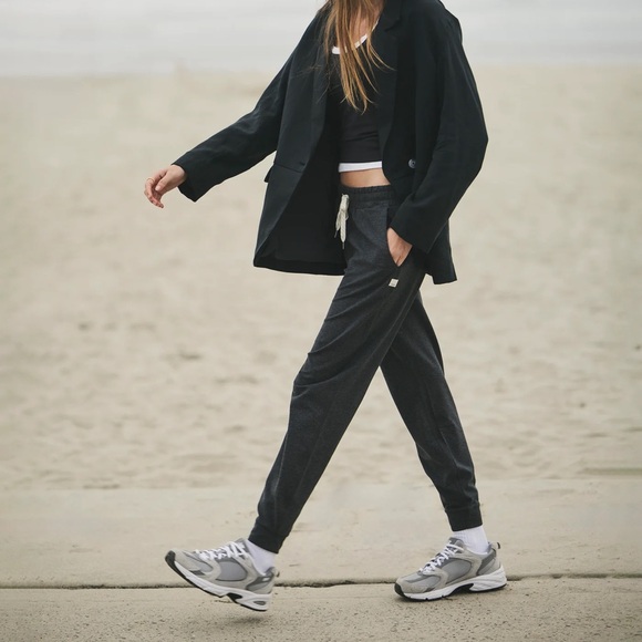 Vuori Women’s Performance Jogger Sweatpants - Picture 8 of 8